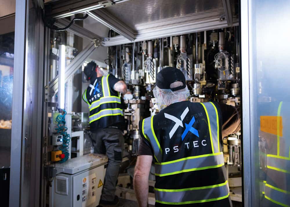 Manufacturing support technicians